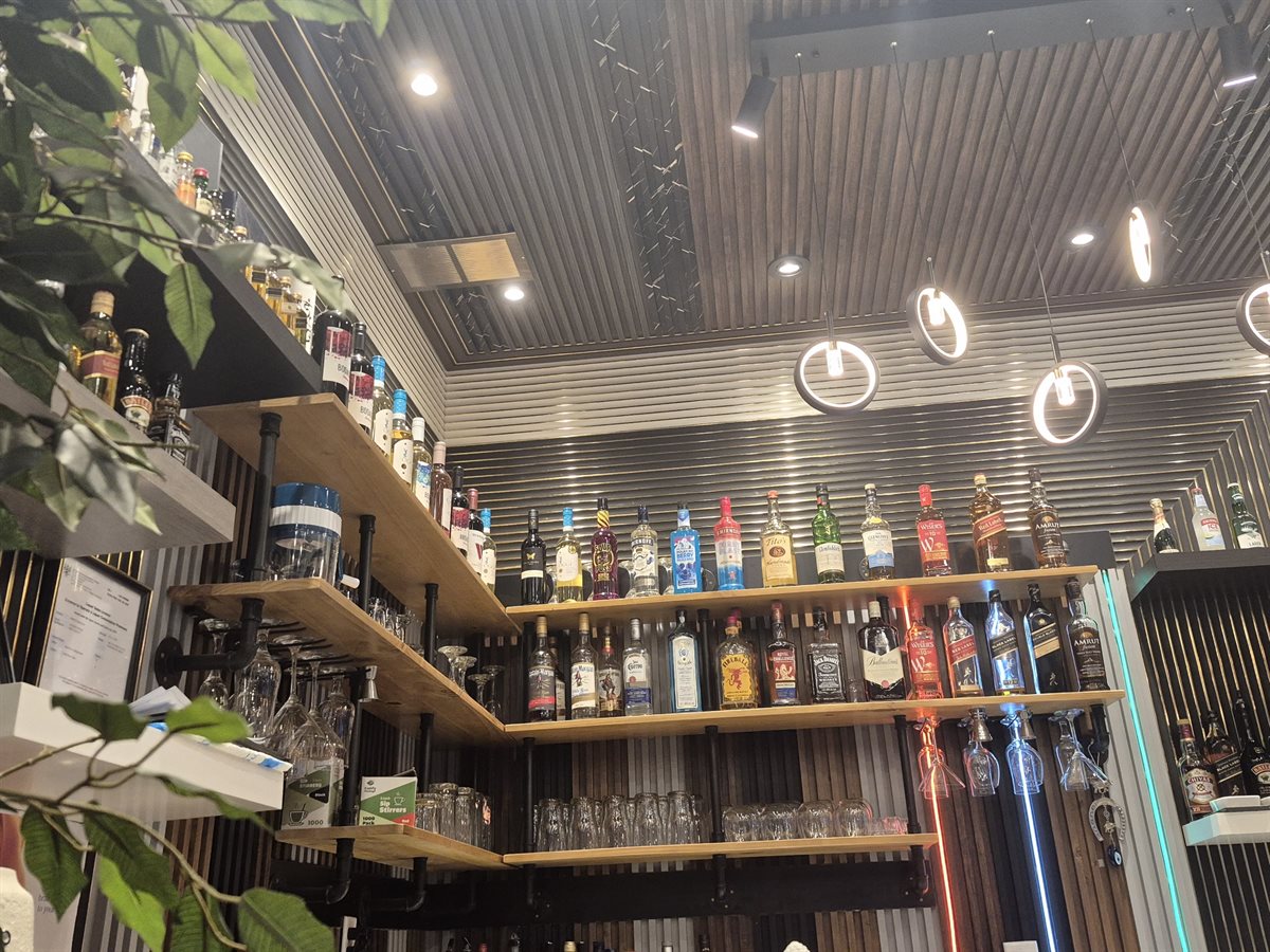 Athidhi Indian Restaurant & Bar